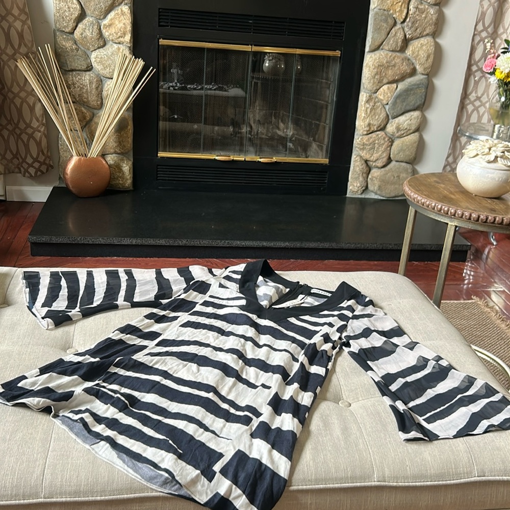 NWT Alice and Olivia Collaged Cut Out Mesh Zebra Blouse Cover-Up Size XS